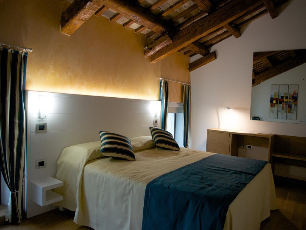 Villa Butussi - L'Ospitalita Del Vino Corno di Rosazzo Pokój zdjęcie